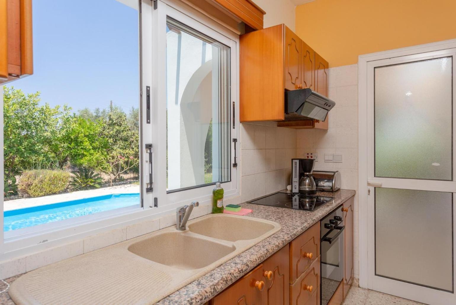 Sun Beach Villa Thio Polis Dış mekan fotoğraf