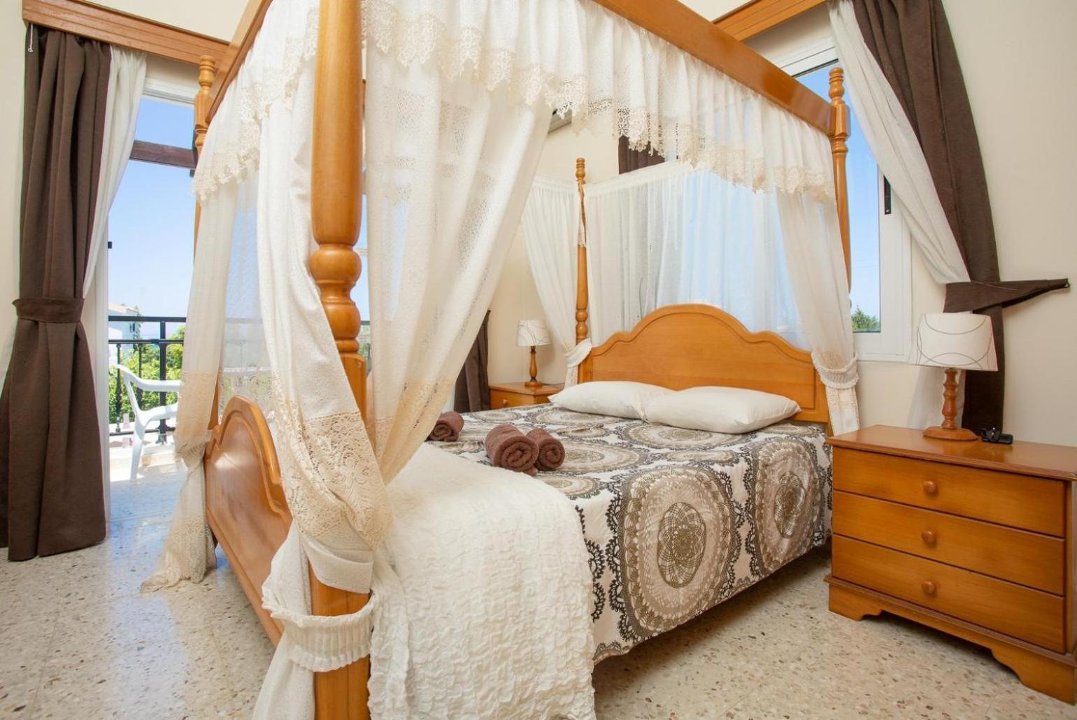 Sun Beach Villa Thio Polis Dış mekan fotoğraf