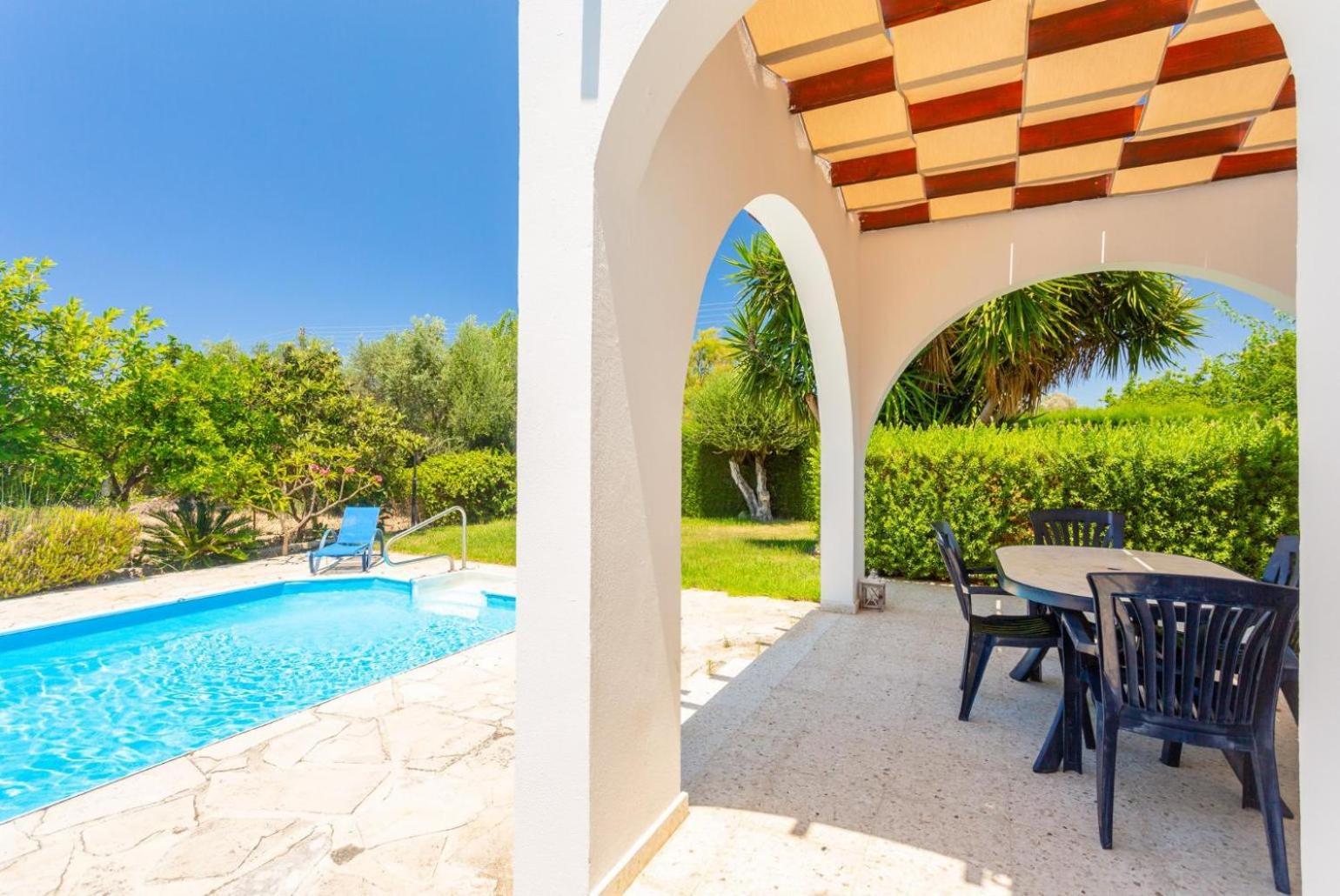 Sun Beach Villa Thio Polis Dış mekan fotoğraf