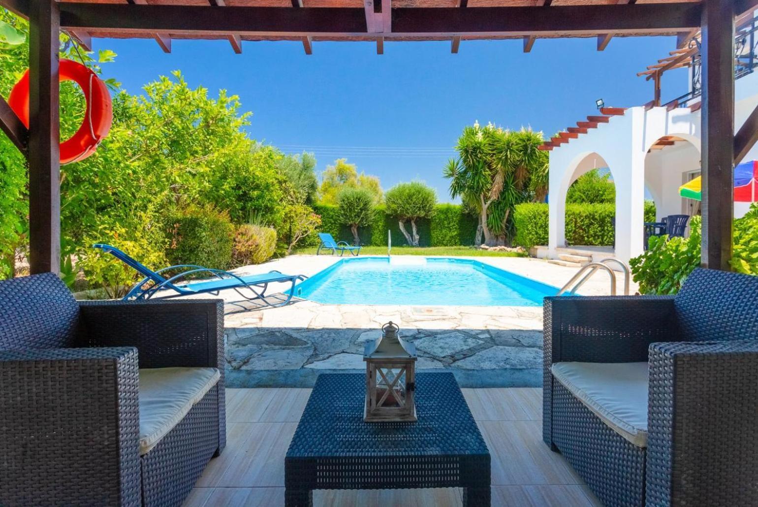Sun Beach Villa Thio Polis Dış mekan fotoğraf